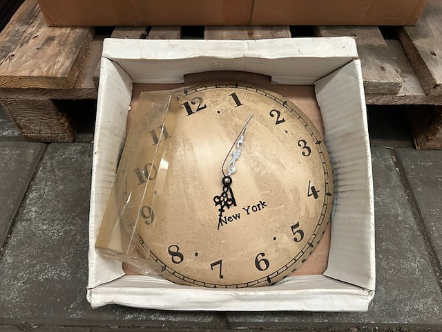 Ca. 51x woonaccessoires w.o. retro klokken new york - afbeelding 1 van  3