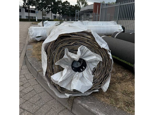 Ca. 52m2 kunstgras, 25 mm hoog, groen - afbeelding 2 van  2
