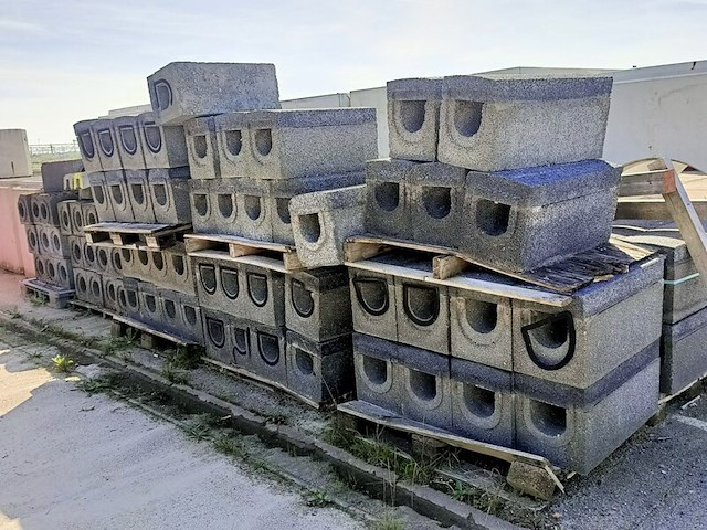Ca. 52x betonband permeoblok - afbeelding 1 van  11