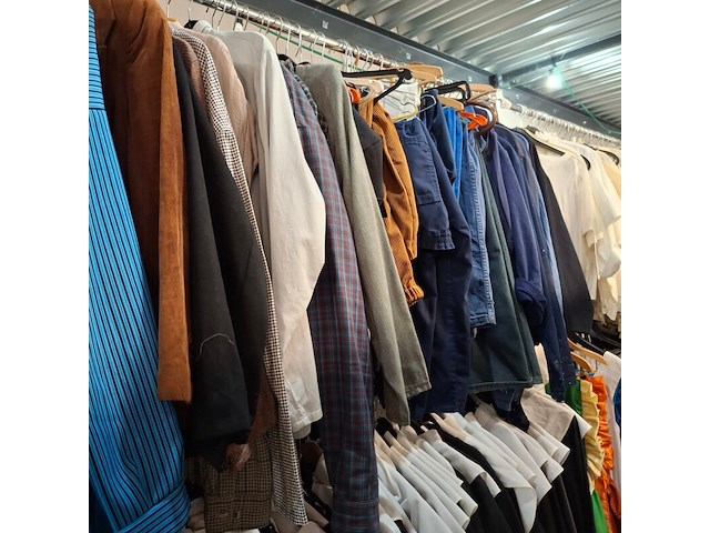 Ca. 52x boeren kleding - afbeelding 1 van  2