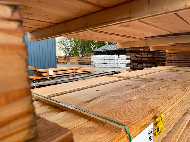 Ca. 52x douglas wisselsponning/halfhoutsrabat, 18x190mm, lengte 400cm - afbeelding 1 van  3