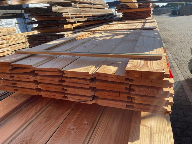 Ca. 52x douglas wisselsponning/halfhoutsrabat, 18x190mm, lengte 400cm - afbeelding 1 van  3