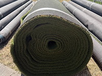 Ca. 54,4m2 kunstgras, 28 mm hoog, groen, wit - afbeelding 2 van  3