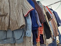 Ca. 54x blouses en boeren kieltjes - afbeelding 1 van  3