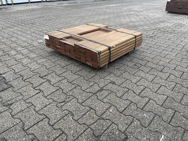 Ca. 55x guyana ipé planken geschaafd, 25x90mm, lengte 215cm - afbeelding 2 van  4