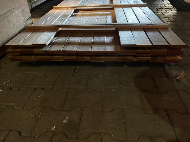 Ca. 55x guyana ipé planken geschaafd country grade, 18x90mm, lengte 500cm - afbeelding 3 van  3