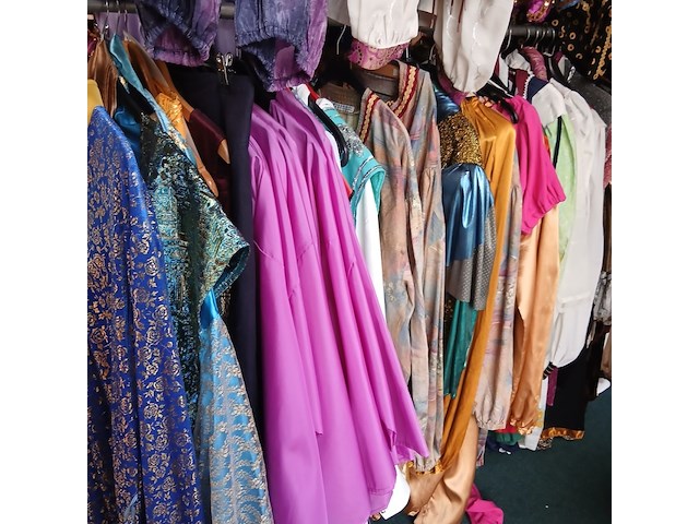 Ca. 55x japans en oosterse outfits - afbeelding 1 van  11