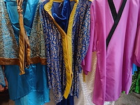 Ca. 55x japans en oosterse outfits - afbeelding 4 van  11