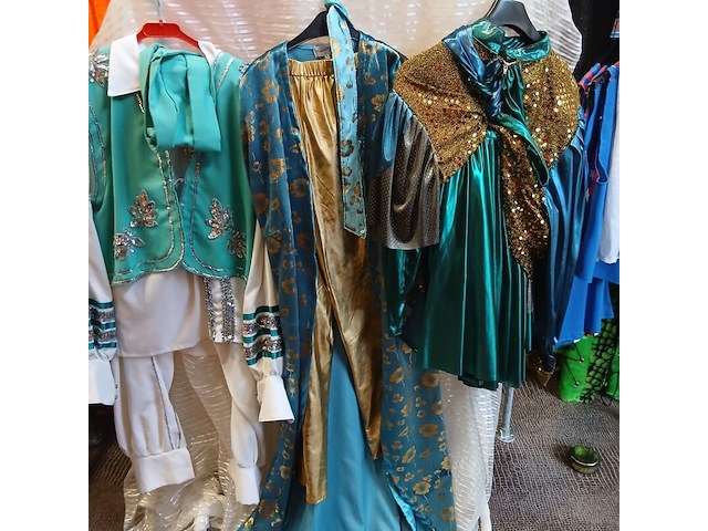 Ca. 55x japans en oosterse outfits - afbeelding 6 van  11
