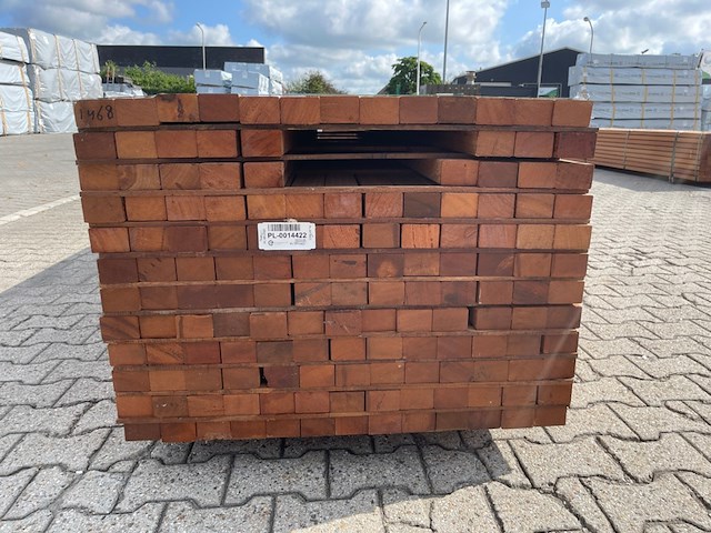 Ca. 56x angelim pedra onderliggers geschaafd, 45x68mm, lengte 350cm - afbeelding 2 van  3