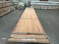 Ca. 56x bankirai regels geschaafd gevingerlast gelamineerd, 44x68mm, lengte 400ccm - afbeelding 1 van  3