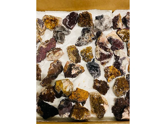 Ca. 56x bariet / calciet met kristallen - afbeelding 6 van  8
