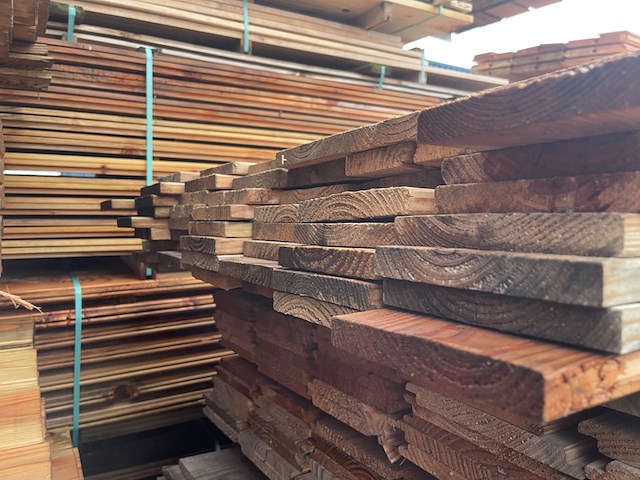 Ca. 56x douglas planken geschaafd, 18x145mm, lengte 500cm - afbeelding 3 van  3