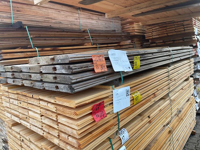 Ca. 56x douglas wisselsponning/halfhoutsrabat, 18x130mm, lengte 300cm - afbeelding 2 van  3
