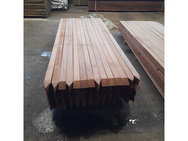 Ca. 56x hardhouten paal, 6,8 x 6,8 x 250 cm - afbeelding 4 van  5