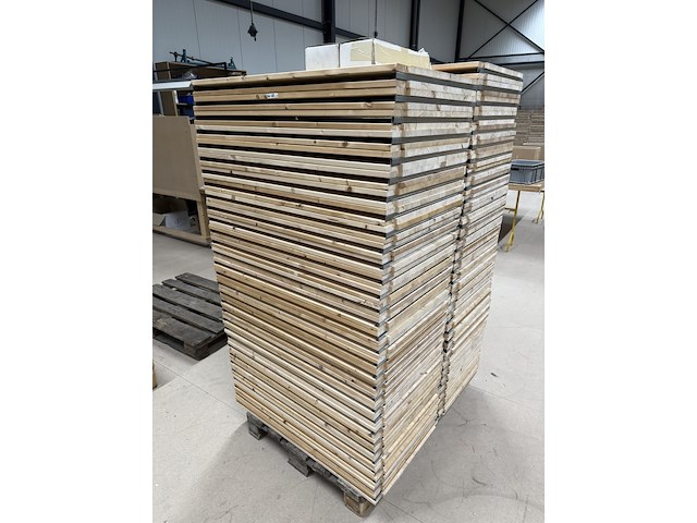 Ca. 57 meter legbordstelling, noordrek, houten legbord, blank hout - afbeelding 2 van  12