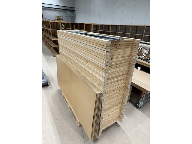 Ca. 57 meter legbordstelling, noordrek, houten legbord, blank hout - afbeelding 10 van  12