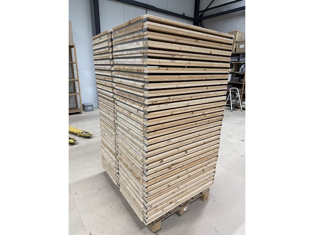Ca. 57 meter legbordstelling, noordrek, houten legbord, blank hout - afbeelding 12 van  12