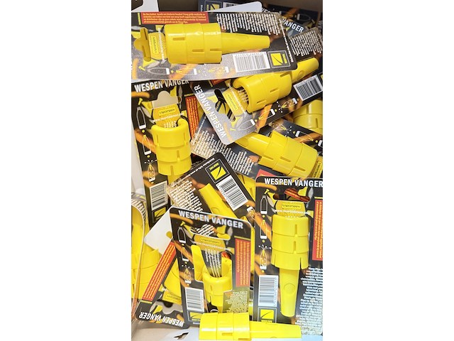 Ca. 576x wespenvanger (wasp pipe), trapcompany, wasp pipe / wespenvanger, geel - afbeelding 1 van  9