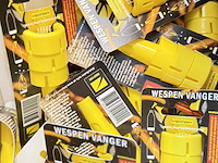 Ca. 576x wespenvanger (wasp pipe), trapcompany, wasp pipe / wespenvanger, geel - afbeelding 1 van  9