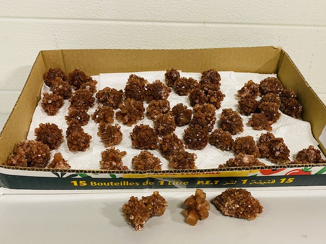 Ca. 57x aragoniet rozetten - afbeelding 1 van  7