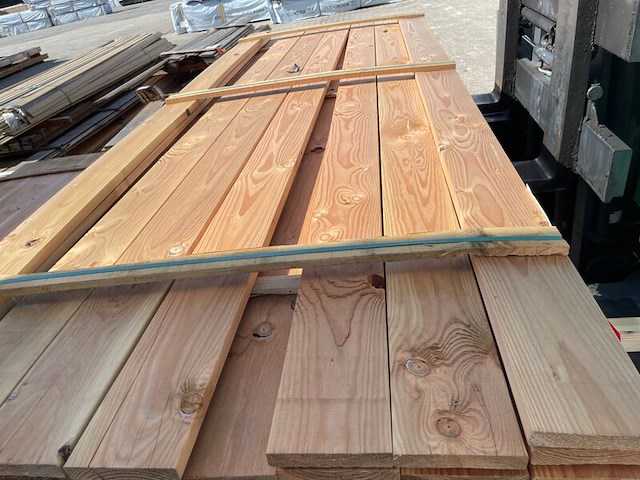Ca. 57x douglas planken geschaafd, 24x138mm, lengte 300cm - afbeelding 1 van  3