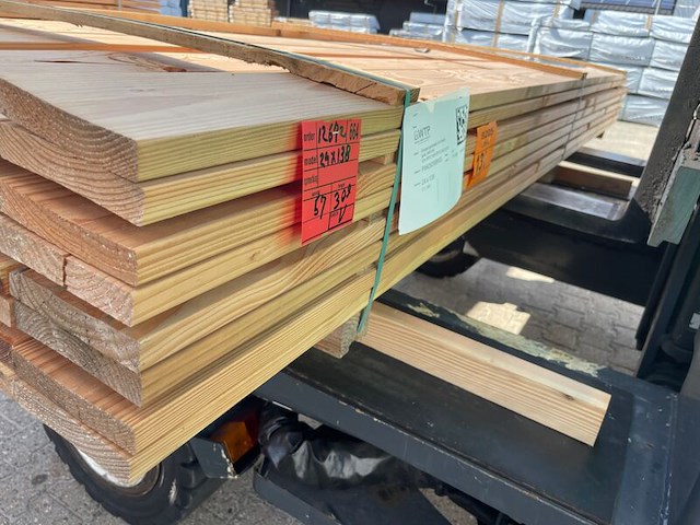 Ca. 57x douglas planken geschaafd, 24x138mm, lengte 300cm - afbeelding 2 van  3