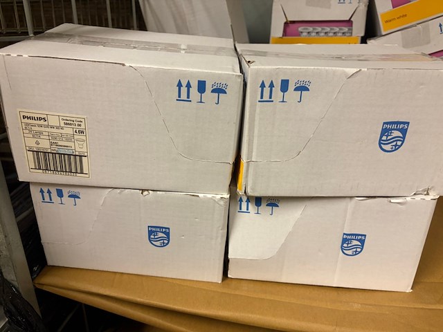 Ca. 582x diverse deurklinken, schriften en sokken, oxford, happysocks - afbeelding 5 van  7