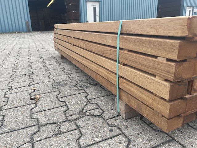 Ca. 58x guyana teak regels geschaafd, 45x68mm, lengte 275cm - afbeelding 3 van  4