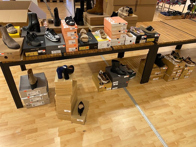Ca. 58x laarsjes, schoenen en snowboots, posh poelman, bronx, unisa, 38-45 - afbeelding 1 van  6