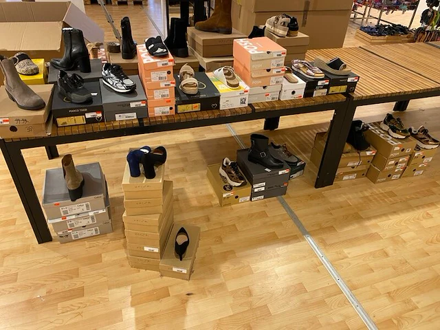 Ca. 58x schoenen, posh poelman, bronx, unisa etc. - afbeelding 1 van  6
