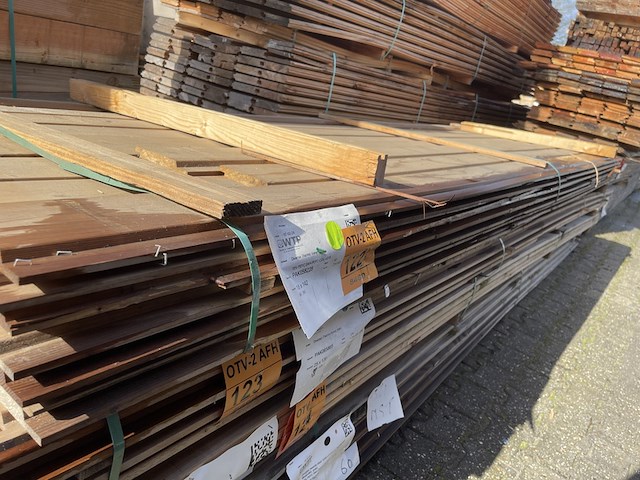 Ca. 58x thermo vuren channelsiding, 18x142mm, lengte 360cm - afbeelding 2 van  3