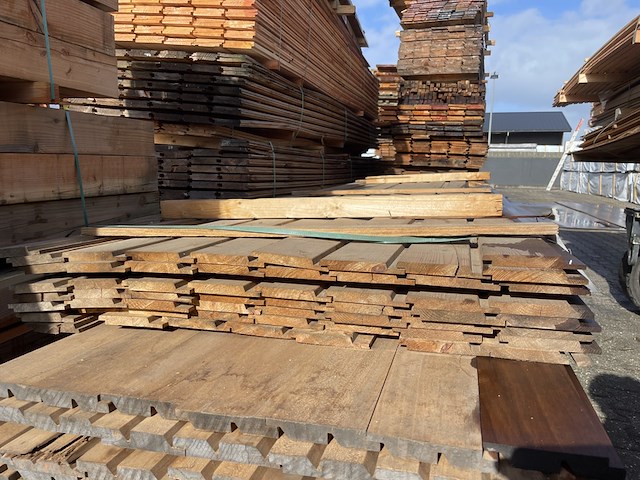 Ca. 58x thermo vuren channelsiding, 18x142mm, lengte 360cm - afbeelding 3 van  3