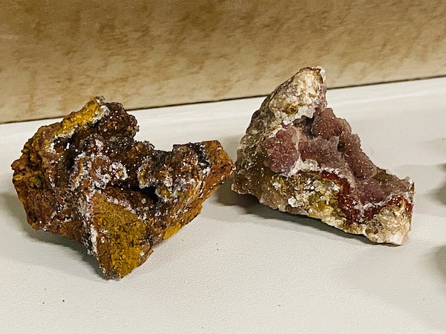 Ca. 59x bariet / calciet met kristallen - afbeelding 3 van  6