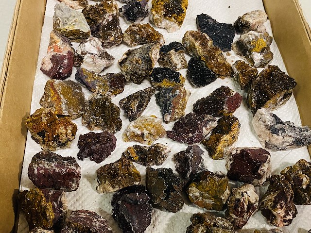 Ca. 59x bariet / calciet met kristallen - afbeelding 5 van  6