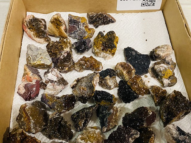 Ca. 59x bariet / calciet met kristallen - afbeelding 6 van  6