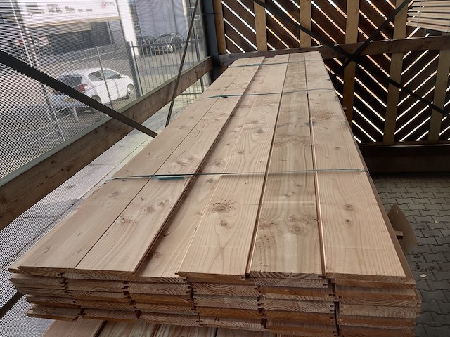 Ca. 59x douglas veer en groef, 18x185mm, lengte 400cm - afbeelding 1 van  3