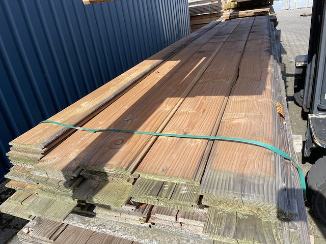 Ca. 59x douglas wisselsponning/halfhoutsrabat, 18x190mm, lengte 400cm - afbeelding 1 van  3