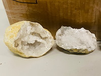 Ca. 6 kilo bergkristal geodes - afbeelding 2 van  8