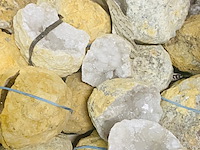 Ca. 6 kilo bergkristal geodes - afbeelding 5 van  8