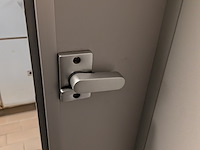 Ca. 6 meter dubbelzijdige kleedruimte-module — 12x kleedkamer - afbeelding 4 van  12