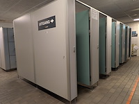 Ca. 6 meter dubbelzijdige kleedruimte-module — 12x kleedkamer - afbeelding 1 van  12