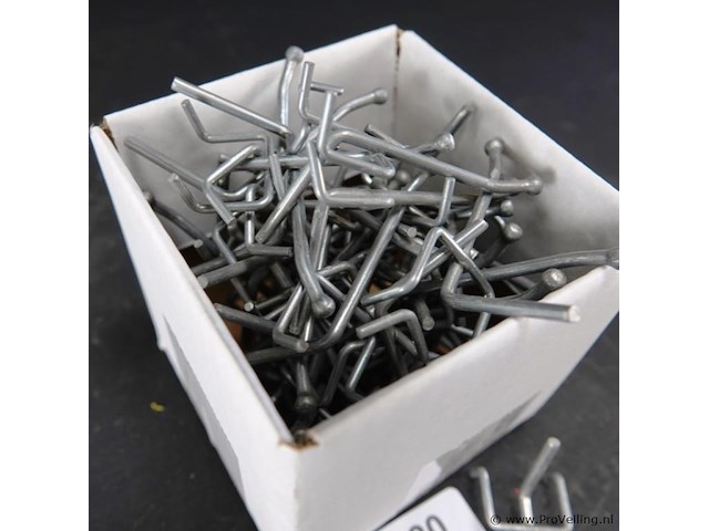 Ca. 60 haken voor winkeldisplay l8cm - afbeelding 2 van  3