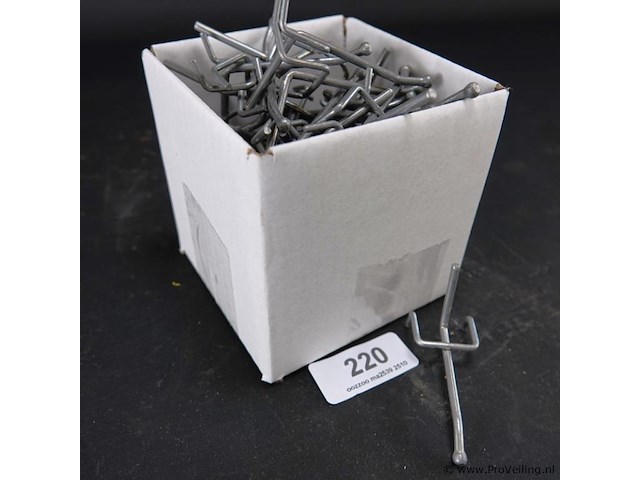 Ca. 60 haken voor winkeldisplay l8cm - afbeelding 1 van  3
