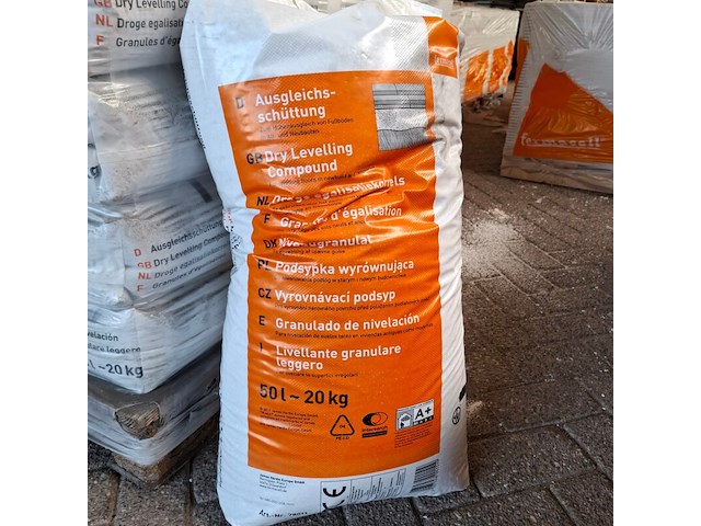 Ca. 60 za k a 20 kilo droge egalisatiekorrel fermacell - afbeelding 2 van  5