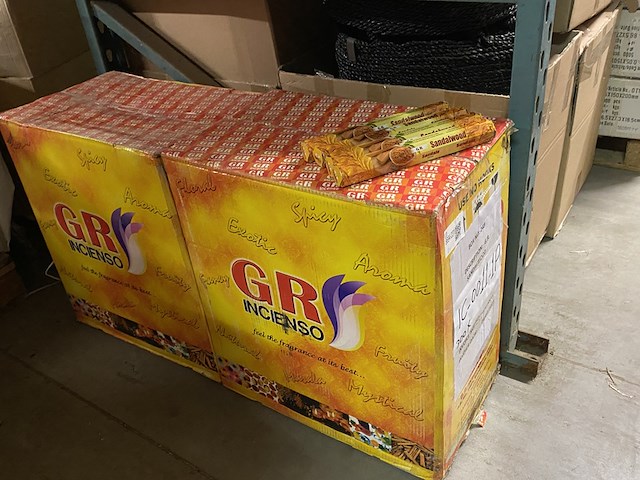 Ca. 600x pakjes wierrook - afbeelding 1 van  3