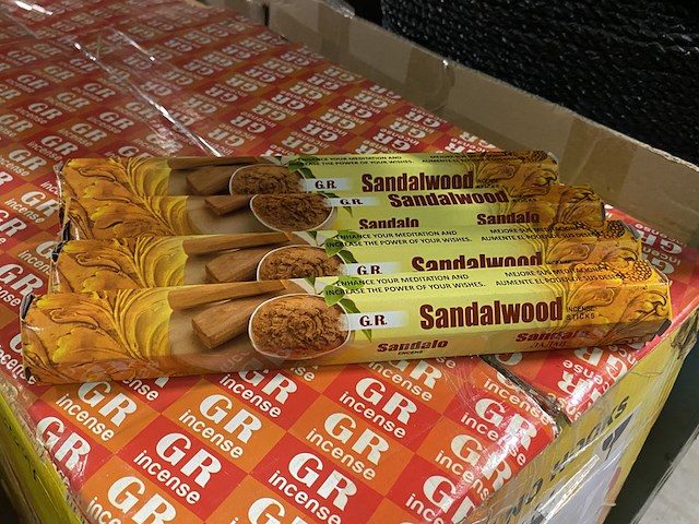 Ca. 600x pakjes wierrook - afbeelding 2 van  3