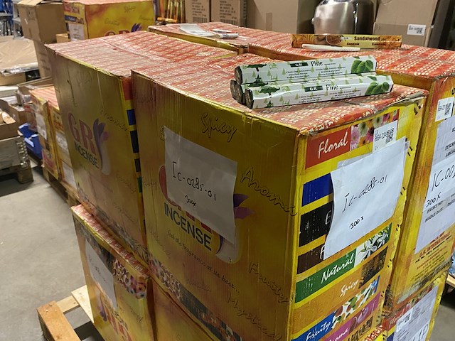 Ca. 600x pakjes wierrook - afbeelding 1 van  3