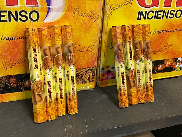 Ca. 600x pakjes wierrook - afbeelding 1 van  5