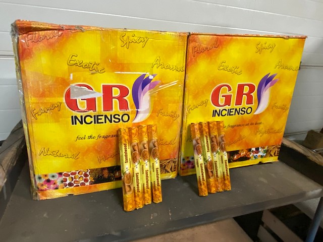 Ca. 600x pakjes wierrook - afbeelding 2 van  5